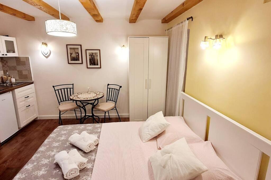 Apartmani Centar ヴォディツェ エクステリア 写真