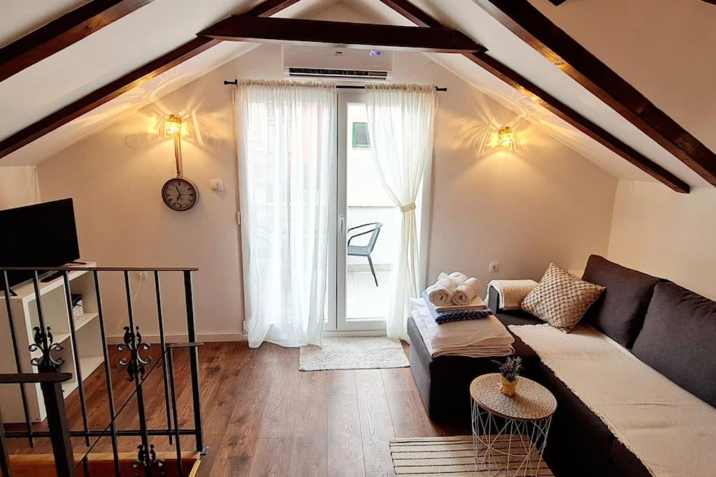 Apartmani Centar ヴォディツェ エクステリア 写真